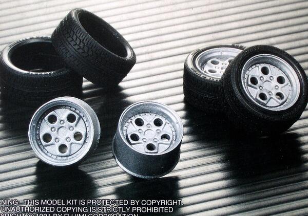 OZ  TYRE & WHEEL SET - METAL -