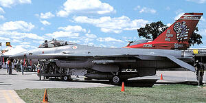 F-16 C WINSCONSIN AIR NATIONAL GUARD. DETAILED COCKPIT, PILOT, ENGRAVED PANEL LINE AND ALL CONTOL S F-16 C WINSCONSIN AIR NATIONAL GUARD. DETAILED COCKPIT, PILOT, ENGRAVED PANEL LINE AND ALL CONTOL S