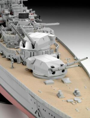 BISMARCK BATTLESHIP GERMAN NAVY WWII. - DETAILED HULL AND POWER PLANT. TEXTURED PLANKS,   DETAILED D