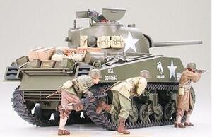 M4A3 SHERMAN TANK w/ 75 mm GUN & 4 FIGURES