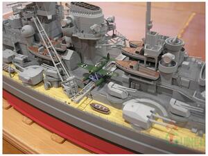 BISMARK GERMAN BATTLESHIP - WWII KRIEGSMARINE - HIGH DETAIL MODEL SHIP ACURATE DETAILS IN GUNS, BRID