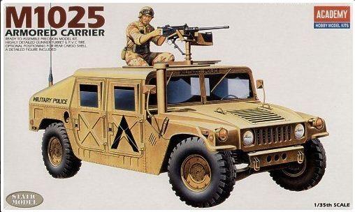 M1025 AMOURED CARRIER U.S. ARMY - HIGHLY DETAILED GUNNER TURRET, PVC TIRE, CARGO SHELL POSITIONING. 