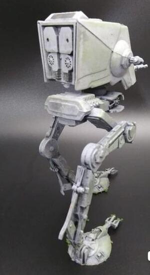 AT-ST TWO LEGS STAR WARS VEHICLE. RETOURN OF THE JEDI - MOVABLE HEAD AND WEAPONS -