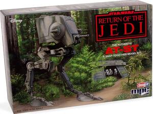 AT-ST TWO LEGS STAR WARS VEHICLE. RETOURN OF THE JEDI - MOVABLE HEAD AND WEAPONS - AT-ST TWO LEGS STAR WARS VEHICLE. RETOURN OF THE JEDI - MOVABLE HEAD AND WEAPONS -