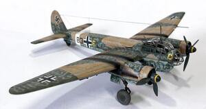 JU-88 A-4 JUNKERS GERMAN BOMBER. DETAIL MODEL KIT. ENGRAVED PANEL LINES, DETAIL COCKPIT AND GONDOLA.