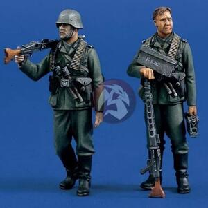 GERMAN MACHINEGUNNERS WWII. 2 RESIN HIGH DETAIL FIGURES WITH EQUIPMENT. 