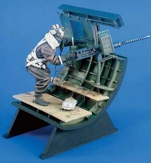 B-17 GUNNER "BANDITS 2 O'CLOCK" . HIGH DETAIL B-17 FUSELAGE STRUCTURE AND WINDOW, 50mm GUN, AMMO AND