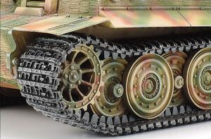 TIGER I PANZERKAMPFWAGEN VI. D.KFZ.181 AUSFUHUNGE E. LATE VERSION. ONE FIGURE.