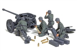 5cm ANTITANK GUN PAK 38 w/ ACCESORIES AND CREW.