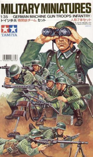 GERMAN MACHINE GUN INFANTRY TROOPS.  WITH 7 FIGURES.
